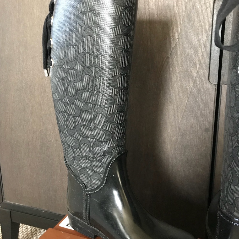 COACH Tie-Up Rain Boots in Size 6-Black - Picture 5 of 6